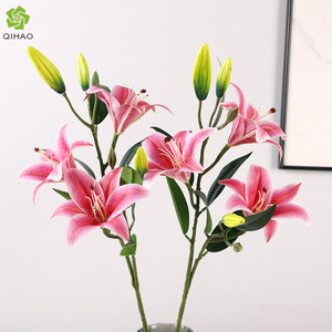 Lirios Artificiales 3D QIHAO, 6 Cabezas, Aromáticos, de PVC, Decoración para Bodas y Hogar - Product Image 1