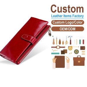 Cartera Larga de Cuero Encerado Vintage para Mujer, con Múltiples Ranuras para Tarjetas y Bolsillo para Teléfono, Regalo Personalizado Grabado para Viajes y Uso Diario - Product Image 1