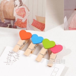 Mini pince à cœur en bois Chiyuan 3,5 cm, pince photo colorée pour décoration intérieure, artisanat, cadeau de la Saint-Valentin - Product Image 1