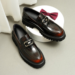 Chaussures Richelieu décontractées de haute qualité pour hommes 2026, en cuir véritable, imperméables, respirantes, design intemporel - Product Image 1