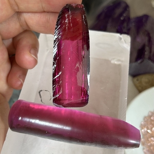 200 grammes de saphir corindon brut synthétique violet, matière première prête à être expédiée - Product Image 4
