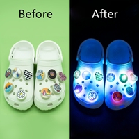 Aksesoris Sepatu LED 3D Tahan Air, Cetak UV, Motif Game Musik Olahraga, untuk Sandal Clogs, Sandal Jepit, Dekorasi Menyala, Pesta, Anak-anak, Dewasa