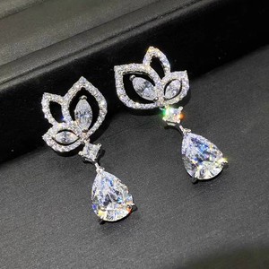 Orecchini a Goccia a Forma di Loto per Donne, Accessori per Orecchie Geometrici per Uso Quotidiano - Product Image 4