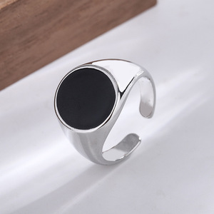 Cincin Karet Hitam Bulat Sederhana Trendi Baru dengan Temperamen, Kepribadian, Rasa Desain, Penjualan Langsung Pabrik Artistik - Product Image 1