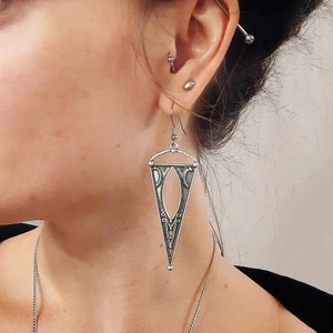 Orecchini Vintage Triangolari Traforati Incisi per Donne, Gioielli per Orecchie Geometrici Color Argento Anticato - Product Image 3