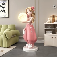 Lampe LED sculpturale en forme de fille de dessin animé, grande décoration de sol pour salon, meuble TV, côté canapé, ornement décoratif
