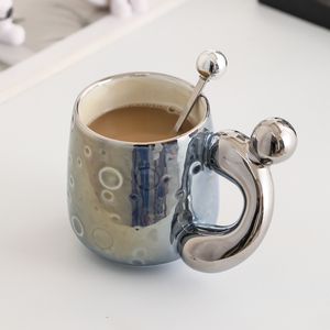 Commercio all'ingrosso regalo creativo Design del <span class=keywords><strong>cratere</strong></span> della luna placcatura in argento tazze di porcellana personalizzabili tazza da caffè in ceramica con manico - Product Image 3