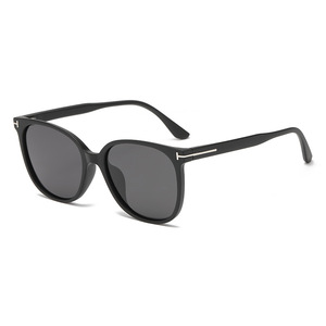 Gafas de Sol Polarizadas con Marco Blanco para Mujer, Rectangulares, Montura Completa, UV400, Moda Verano 2024 - Product Image 4