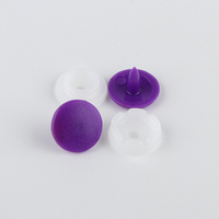 Personnalisé noir blanc coloré PP Pom 13mm Bouton pression en plastique personnalisé pour housse de couette