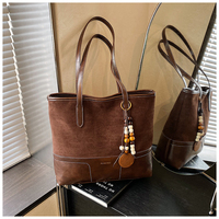 Sac fourre-tout en daim pour femme avec logo personnalisé, sac à main en cuir bicolore grande capacité avec surpiqûres contrastées, vente directe d'usine
