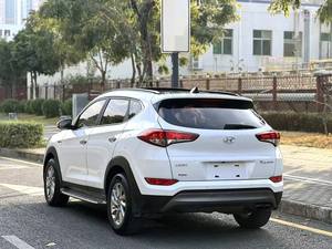 <span class=keywords><strong>Tucson</strong></span> 1.6T Turbo SUV 2017, modèle intelligent à deux roues motrices, sièges en cuir, galerie de toit en alliage d'aluminium, pneus R17, intérieur sombre - Product Image 3