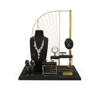 Tienda de lujo Ventana Conjunto de exhibición de joyería Anillo Colgante Busto Soporte de exhibición de joyería de microfibra