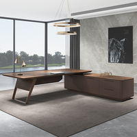 Bureau de direction classique moderne en forme de L avec rangement pour le bureau
