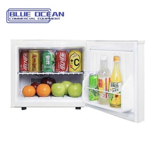 Vente en gros Mini réfrigérateur de table électrique avec présentoir à maquillage en plastique et en métal - Product Image 4