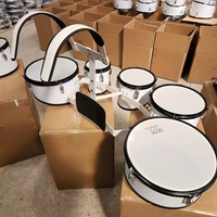 Ensemble de tambours de marche quadri-têtes avec harnais de transport pour performance de fanfare et de corps de tambours