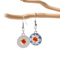 Anting Bunga Asli Resin Epoksi Paduan Logam Vintage Pola Enamel Biru Putih Spesimen Tanaman Bunga Terawetkan Desain Unik Artistik
