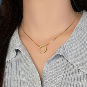 Pendentif simple en laiton en forme de cercle avec zircon plaqué or ZC - Product Image 6
