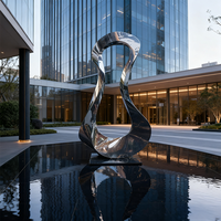 Sculptures paysagères contemporaines sur mesure pour cour de bureau, statue ornementale en acier inoxydable poli miroir en forme de cercle