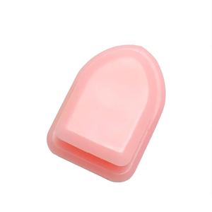 Gancho para reposacabezas de coche, adhesivo, de plástico, mini, para respaldo del asiento trasero, consola central, gancho rosa, una pieza - Product Image 1