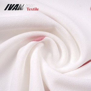 OEM rose blanc durable crêpe imprimé à pois tissu tricoté de plongée 96% polyester 4% spandex écologique pour les filles robe de dame - Product Image 3