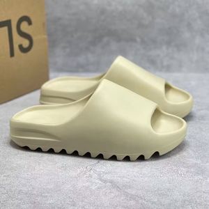 2025 Trending New High-end Top Quality <b>slippers</b> Wholesale Super Soft Sole Beach <b>Slipper</b> Sandals Light Shoes Men - Product Image 4