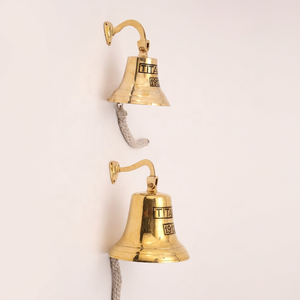 Campana de pared de latón dorado personalizable con diseño navideño, campana de puerta con cuerda, decoración para el hogar, iglesia, boda, artesanía en metal - Product Image 1
