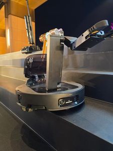 Dreame X50 Cyber Mix Roborock Saros Z70 <span class=keywords><strong>Aspirateur</strong></span> <span class=keywords><strong>robot</strong></span> domestique avec bras manipulateur à suspension active pour franchissement d'obstacles - Product Image 5