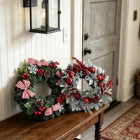 Guirlande de Noël d'intérieur moderne LingKai faite à la main en PVC 30cm/40cm/55cm avec des baies rouges et des décorations de cônes de pin naturels