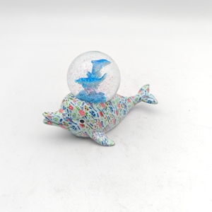 Globe de Noël en résine artistique avec impression par transfert d'eau, motif Père Noël et dauphin des neiges, avec fée et <span class=keywords><strong>musique</strong></span>, pour cadeaux de fêtes - Vente en gros - Product Image 3