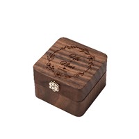 Boîte à bijoux portable en noyer noir gravée, faite à la main, pour bagues et fiançailles, vente en gros