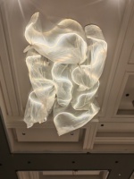 Lustre moderne en acrylique en forme de vague, suspension en ruban en S pour hall d'hôtel, villa, salle de banquet, centre de vente, lampe de projet personnalisé