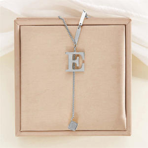 Collar con Colgante de Letra XL415, Estilo Europeo y Americano, Unisex, de Acero Inoxidable Electrochapado, Resistente a la Decoloración, Venta al Por Mayor - Product Image 5