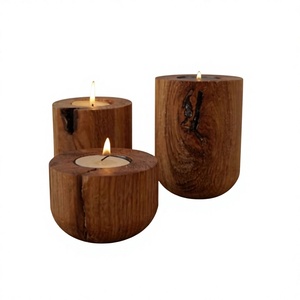 Farol de Madera Hecho a Mano con Paneles de Vidrio e Impresión Personalizable para Cenas a la Luz de las Velas y Decoración de Mesa - Product Image 3