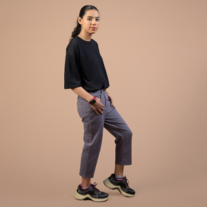 Ladies High Rise Capri Pants Durable Fabric Comfortable Waistband Custom Logo Women's Capri Pants Modern Fashion Style Capri - Product Image 4