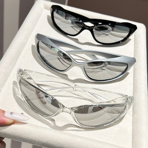 Lunettes de soleil futuristes avant-gardistes à monture intégrale, verres polarisés PC, protection UV400, pour le sport et la mode en extérieur - Product Image 4