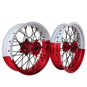 Ruedas <span class=keywords><strong>Supermotard</strong></span> bicolor de alto rendimiento, juego de ruedas Supermoto, montaje <span class=keywords><strong>Supermotard</strong></span> de 16 17 pulgadas para CR <span class=keywords><strong>CRF</strong></span> 125 250 <span class=keywords><strong>450</strong></span> - Product Image 6