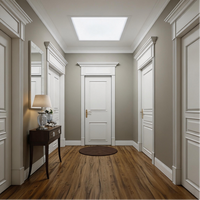 Porte intérieure 3 panneaux en bois massif surélevé, apprêtée blanche, pour projets hôteliers et d'appartements, OEM