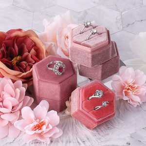 กล่องใส่ต่างหูกำมะหยี่ทรงหกเหลี่ยมระดับไฮเอนด์จาก Chenxin Packaging กล่องใส่เครื่องประดับหรูหราสำหรับส่งออกต่างประเทศ สไตล์อินเทรนด์ เหมาะสำหรับเป็นของขวัญขอแต่งงาน - Product Image 3