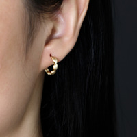 Nouvelle conception Boucles d'oreilles plaquées or 18 carats Boucles d'oreilles cerceau en argent sterling 925
