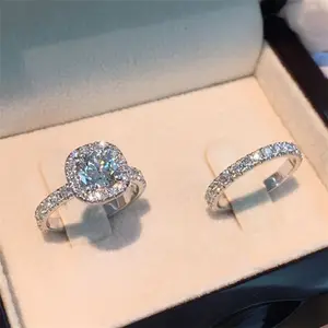 Zilveren Kleur Ringen 2 Stuks Set Eenvoudige Zirkoon Verlovingsring Sieraden Ontwerp Vierkante Bruiloft Legering Verlovingsringen Voor Vrouwen