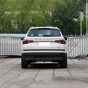 <span class=keywords><strong>Skoda</strong></span> <span class=keywords><strong>Karoq</strong></span> 2025 modello TSI280 edizione di lusso bianco esterno e interno nero - Product Image 6