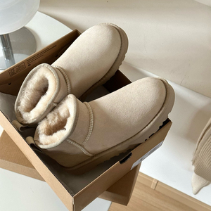 Bottes de neige classiques WINTER MINI <span class=keywords><strong>UUG</strong></span> en cuir naturel et laine de mouton, chaudes et confortables pour l'hiver - Product Image 5