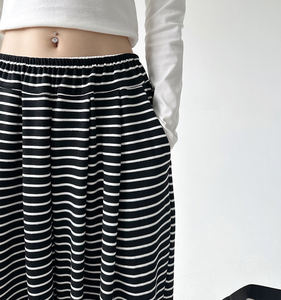 <span class=keywords><strong>Pantaloni</strong></span> larghi larghi da donna a righe bianche e <span class=keywords><strong>nere</strong></span> di alta qualità personalizzati 100% <span class=keywords><strong>pantaloni</strong></span> della tuta Casual di cotone - Product Image 5