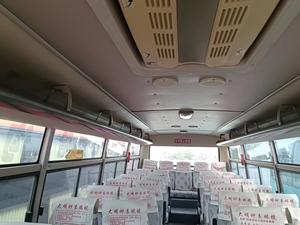 Autobús de Lujo Usado Yu-Ton-g en Venta, con Motor Yuchai, 2da Mano, Caja de Cambios Manual, Motor Delantero, 39 Asientos, Volante a la Izquierda/Derecha - Product Image 4