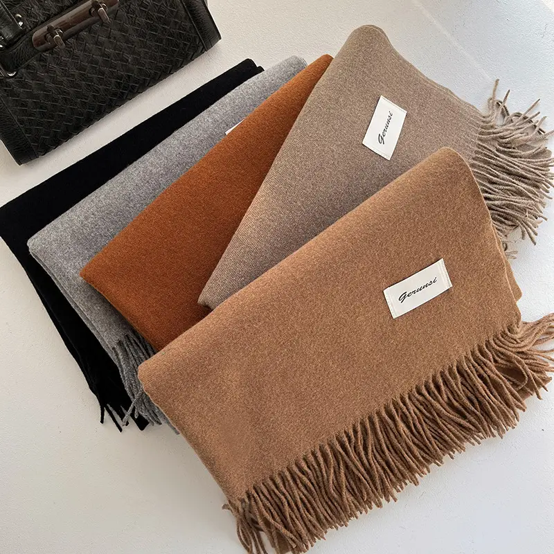 Sciarpa di lana invernale Tippet con nappe lavorate a maglia spesse di colore puro di alta qualità