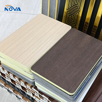 Revêtement mural en placage de bois de cristal de carbone insonorisant, absorbant le bruit et anti-collision pour la décoration des chambres et des bureaux
