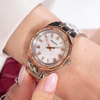 Montre à quartz de luxe pour femmes, boîtier polygonal, lunette en cristal, cadran en nacre avec chiffres romains, bracelet en acier inoxydable