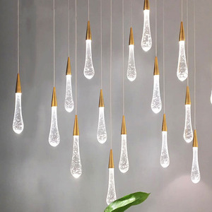 โคมไฟระย้าคริสตัลทรงหยดน้ำ LED ฐานสีทอง หัวเดียว สำหรับตกแต่งบันได โถงทางเดิน ร้านอาหาร หน้าต่างร้านค้า - Product Image 1