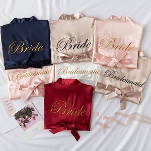 Nuevo <span class=keywords><strong>Bata</strong></span> <span class=keywords><strong>de</strong></span> Satén para <span class=keywords><strong>Novia</strong></span> y Dama <span class=keywords><strong>de</strong></span> Honor con Letras Blancas y Negras, Regalo <span class=keywords><strong>de</strong></span> Boda para Madre o <span class=keywords><strong>Hermana</strong></span> <span class=keywords><strong>de</strong></span> <span class=keywords><strong>la</strong></span> <span class=keywords><strong>Novia</strong></span>, Kimono - Product Image 6