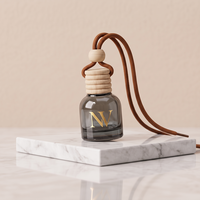 Bouteille diffuseur de parfum pour voiture ronde transparente vide de 8 ml, personnalisée en usine, avec bouchon en bois, désodorisant suspendu, vente en gros